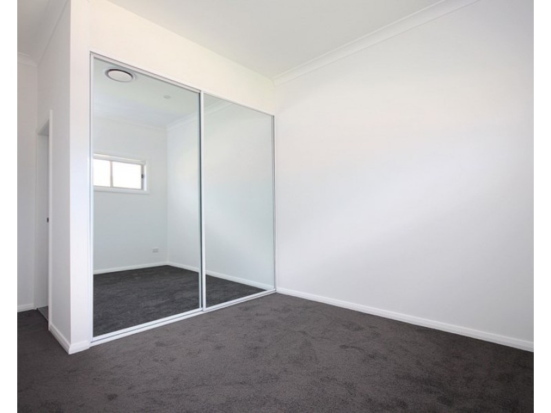 4/9 Sabre Crescent, Holsworthy NSW 2173