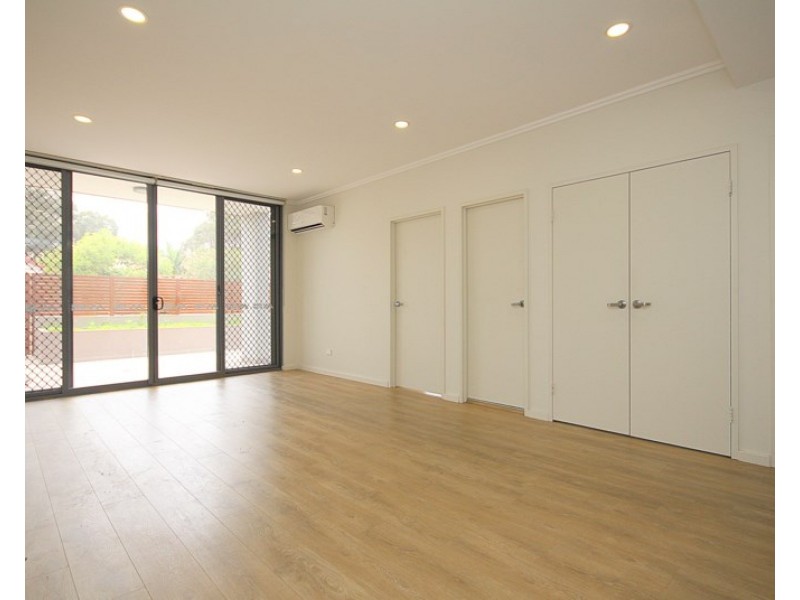 8/26 Cairds Avenue, Bankstown NSW 2200