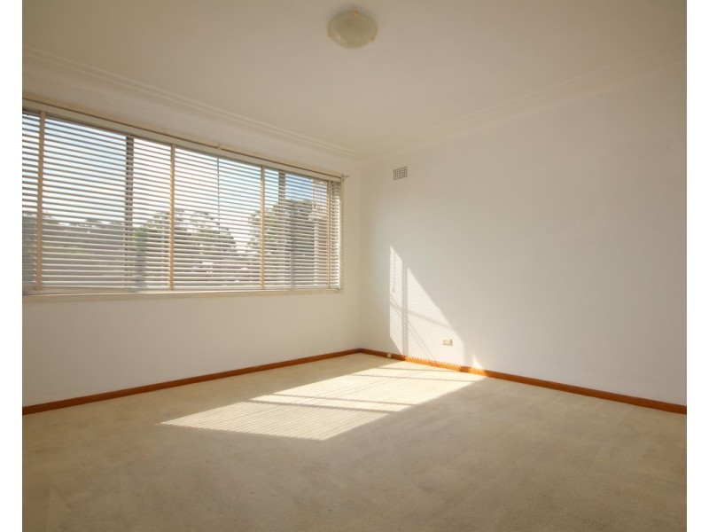 43 Caroline Crescent, Georges Hall NSW 2198