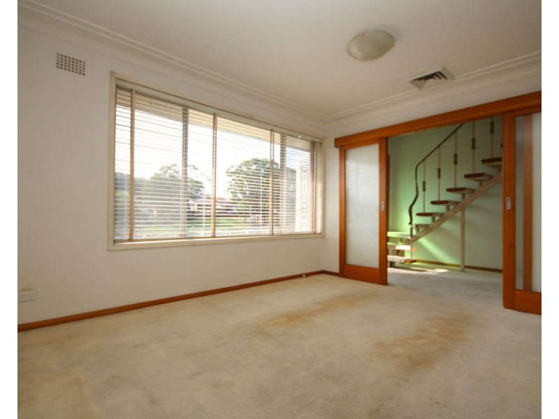 43 Caroline Crescent, Georges Hall NSW 2198