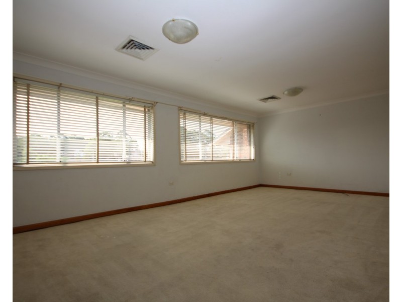 43 Caroline Crescent, Georges Hall NSW 2198