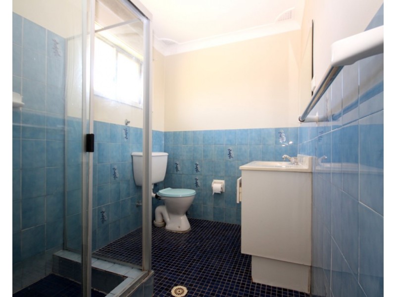 43 Caroline Crescent, Georges Hall NSW 2198