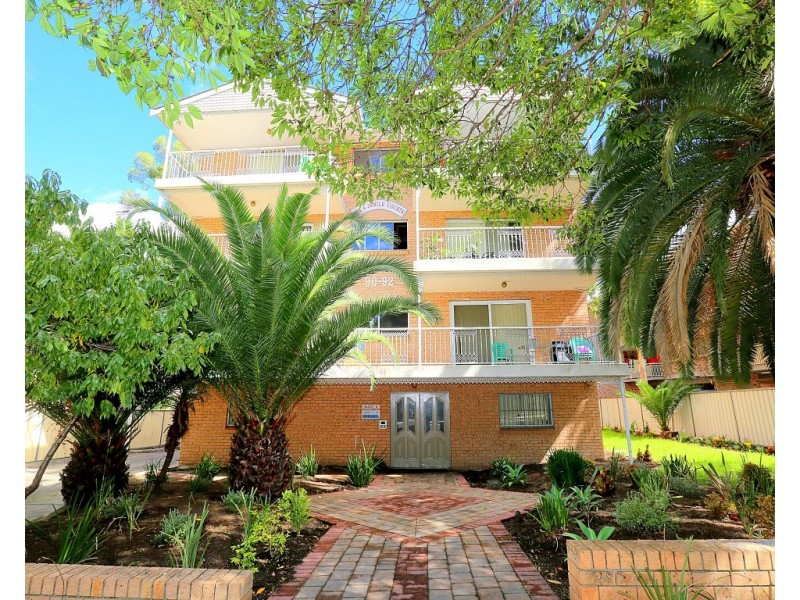 2/90 Meredith Street, Bankstown NSW 2200