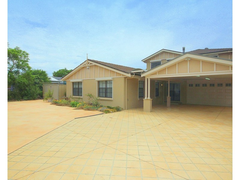 20 Rugby Crescent, Chipping Norton NSW 2170