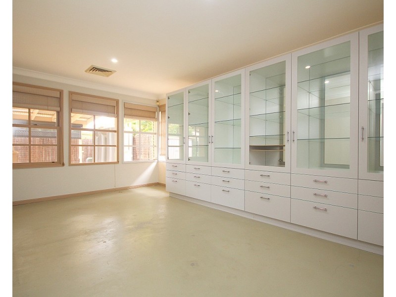 20 Rugby Crescent, Chipping Norton NSW 2170