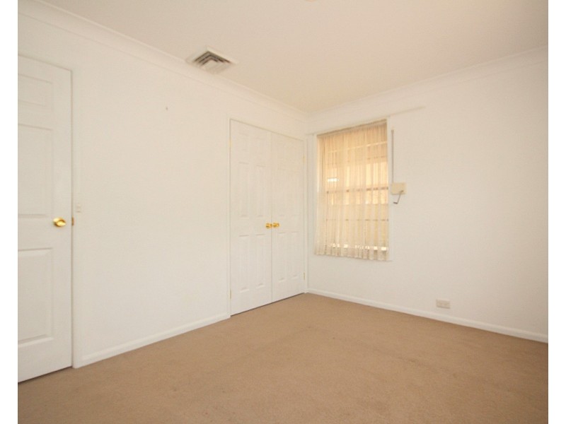 20 Rugby Crescent, Chipping Norton NSW 2170