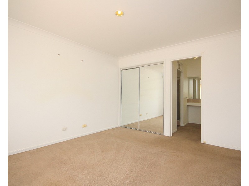 20 Rugby Crescent, Chipping Norton NSW 2170