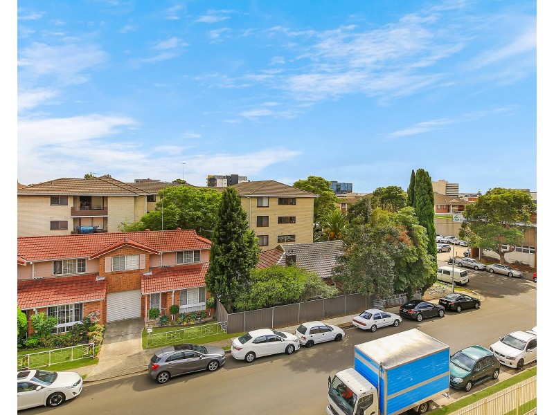 18/117 Castlereagh Street, Liverpool NSW 2170