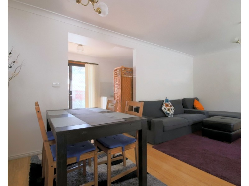 6/213 Old Kent Road, Greenacre NSW 2190