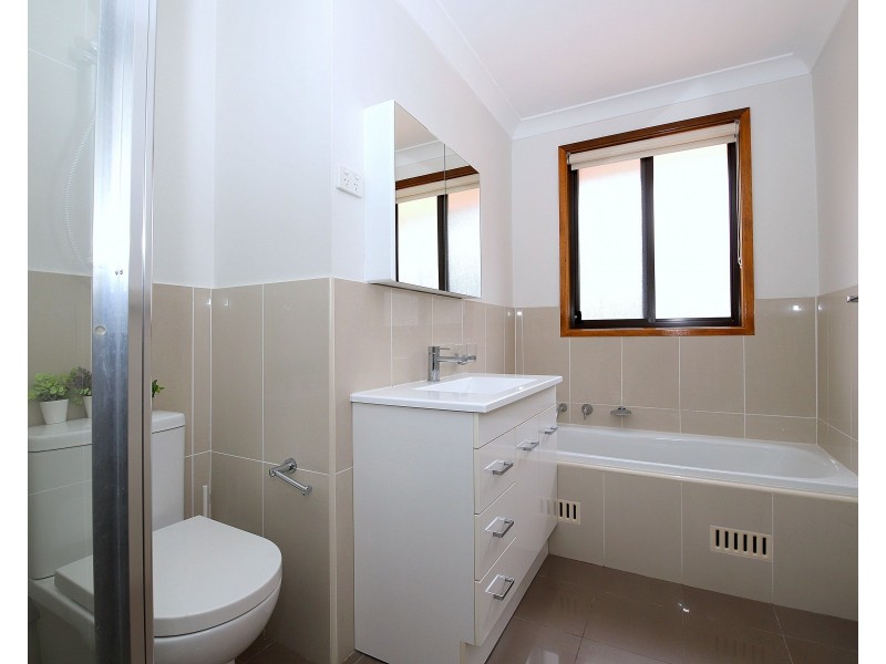 6/213 Old Kent Road, Greenacre NSW 2190