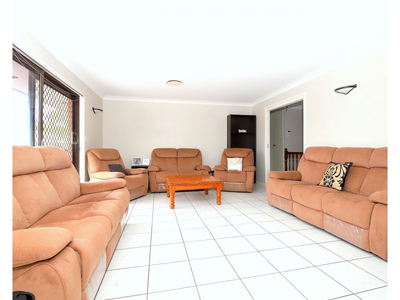 20 Yvonne Crescent, Georges Hall NSW 2198