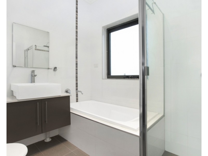 8/72 Hamilton Road, Fairfield NSW 2165