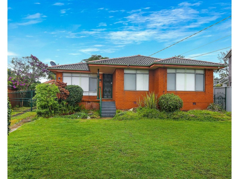 9 Lockwood Avenue, Greenacre NSW 2190
