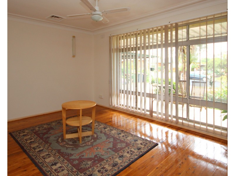 72 Wendy Avenue, Georges Hall NSW 2198