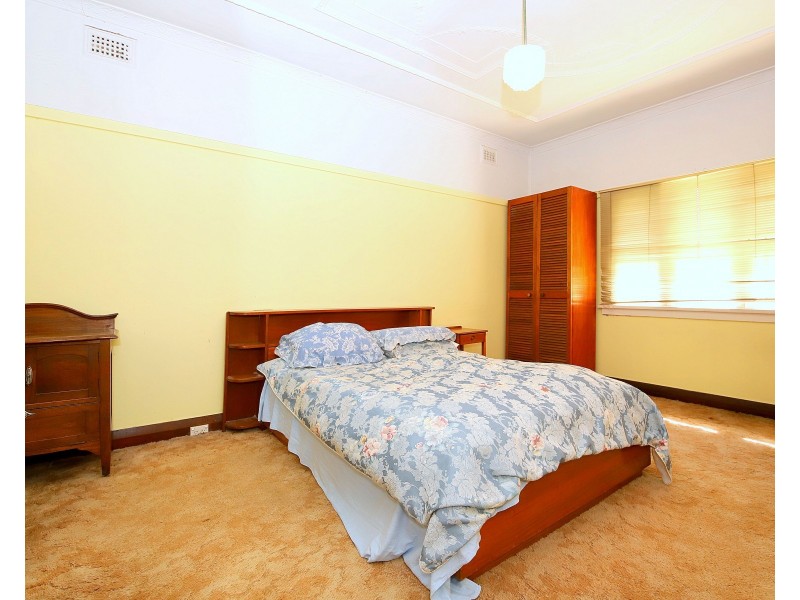 32 Petunia Avenue, Bankstown NSW 2200