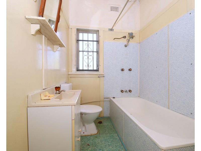 32 Petunia Avenue, Bankstown NSW 2200