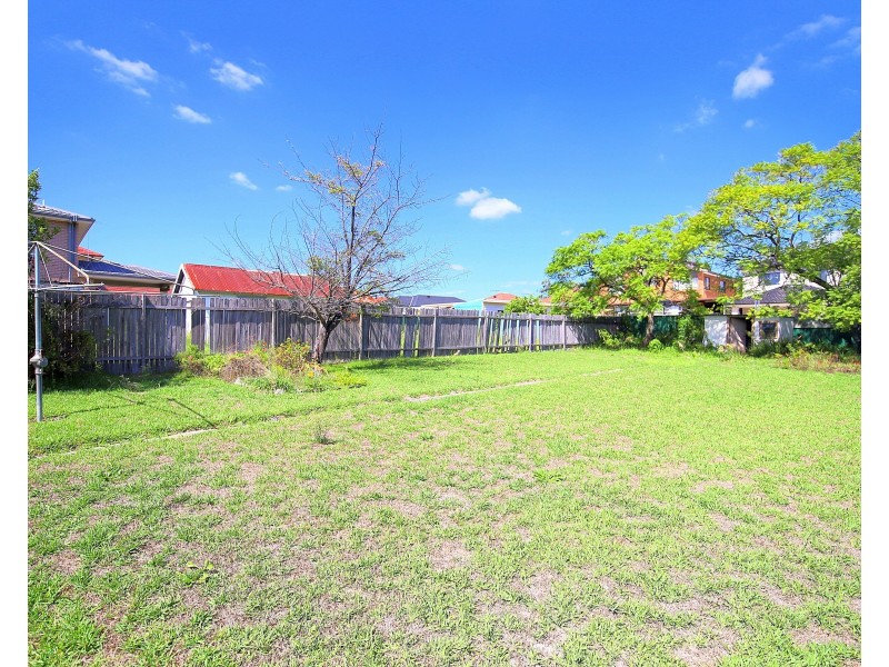 32 Petunia Avenue, Bankstown NSW 2200