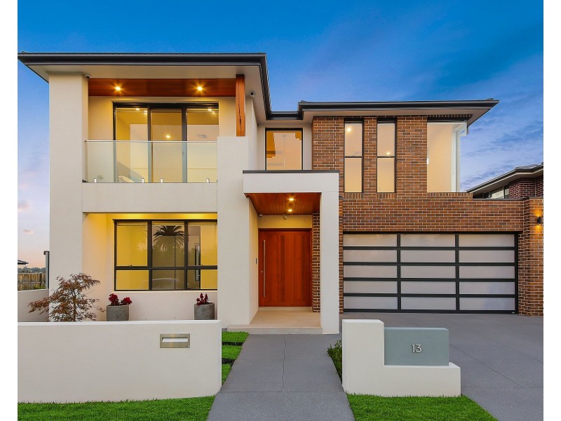 13 Rowe Drive, Potts Hill NSW 2143