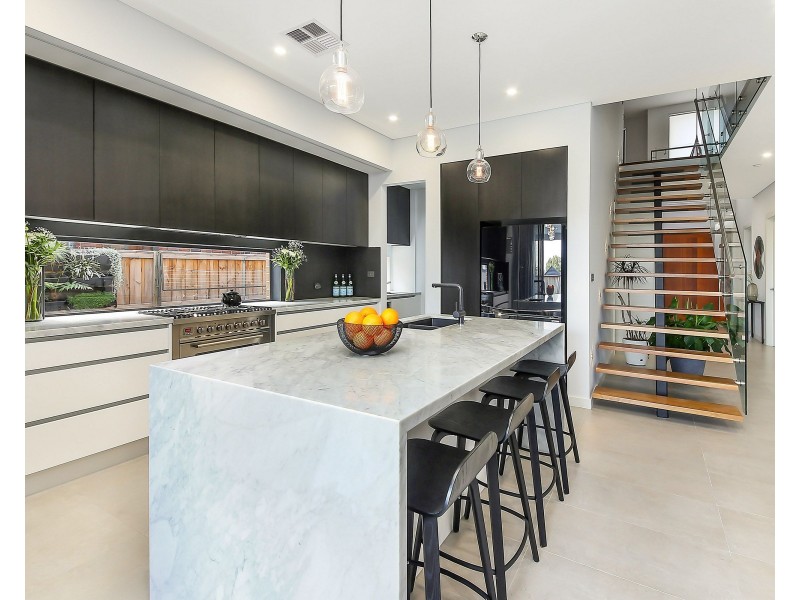 13 Rowe Drive, Potts Hill NSW 2143