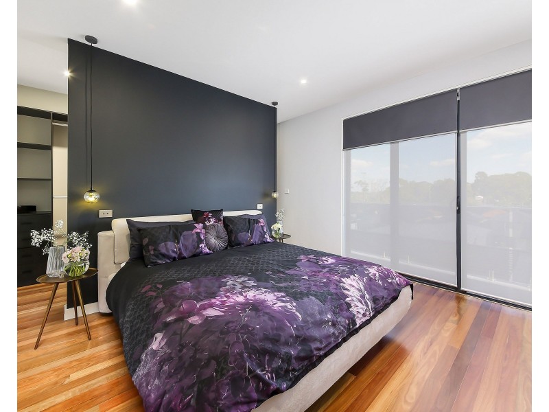 13 Rowe Drive, Potts Hill NSW 2143