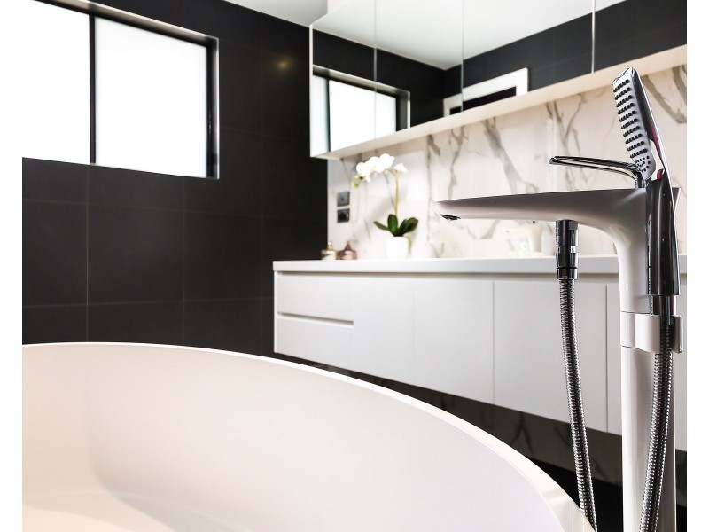 13 Rowe Drive, Potts Hill NSW 2143