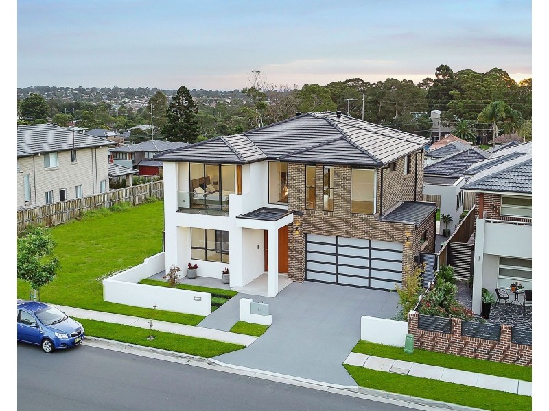 13 Rowe Drive, Potts Hill NSW 2143