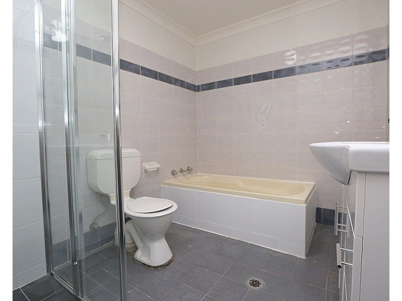 2/126 Orchard Road, Chester Hill NSW 2162