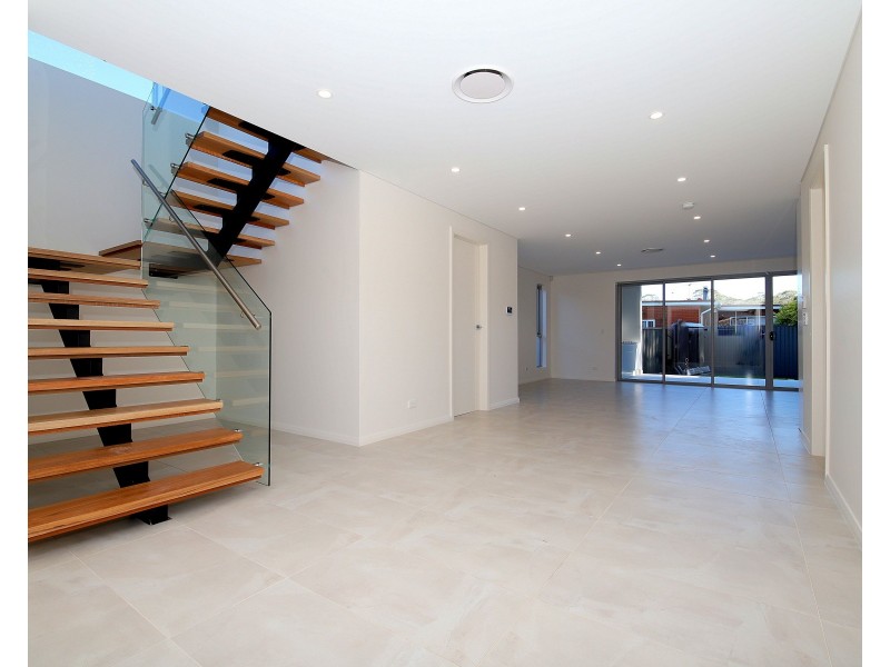 17 Amaroo Avenue, Georges Hall NSW 2198