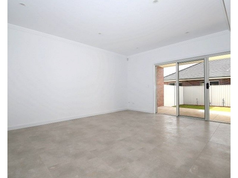 2/122 Hunter Street, Condell Park NSW 2200