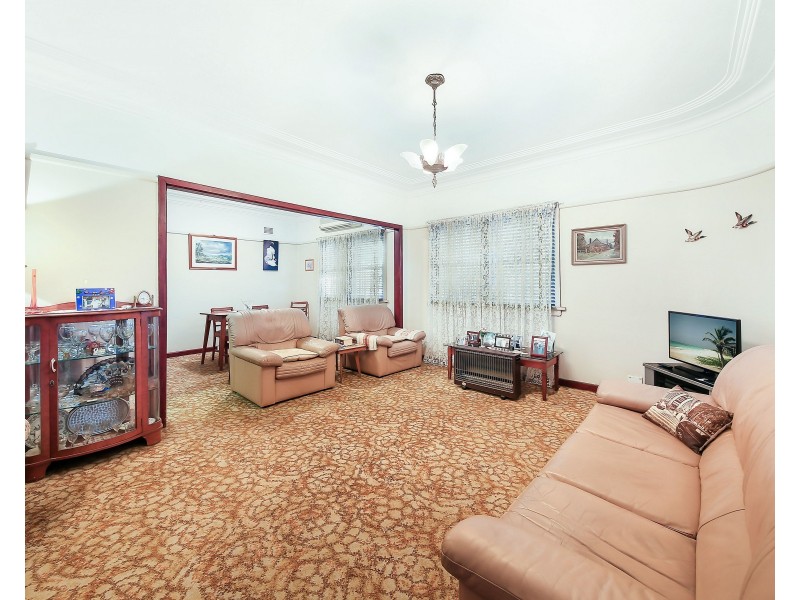 287 Roberts Road, Greenacre NSW 2190