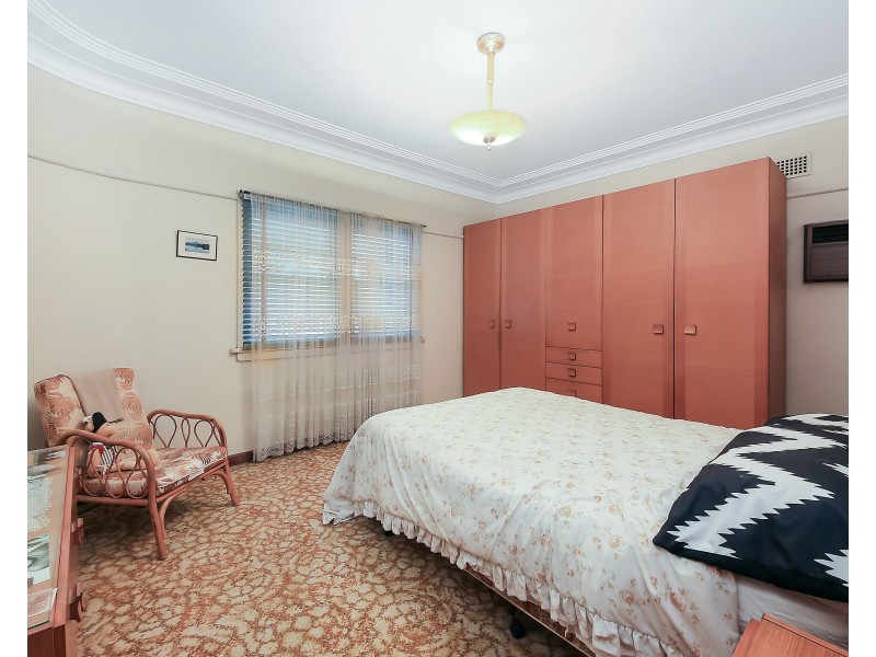 287 Roberts Road, Greenacre NSW 2190