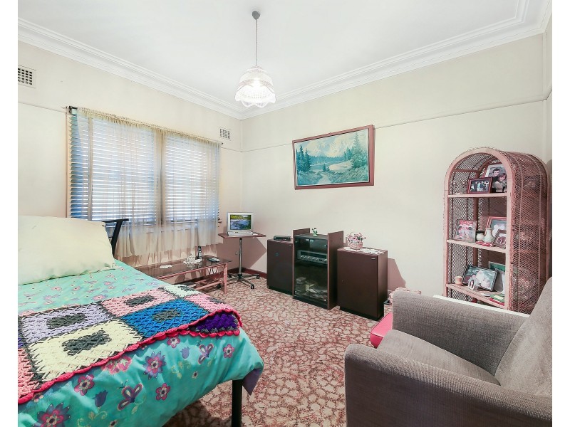 287 Roberts Road, Greenacre NSW 2190