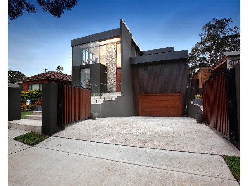 83 Victor Avenue, Picnic Point NSW 2213