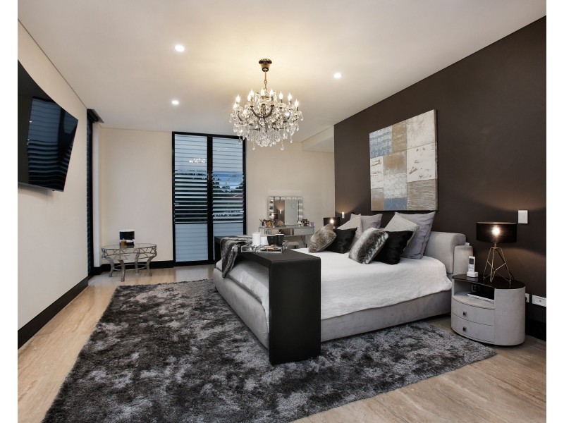 83 Victor Avenue, Picnic Point NSW 2213