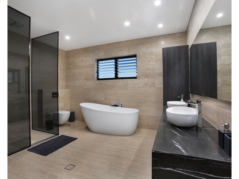 83 Victor Avenue, Picnic Point NSW 2213