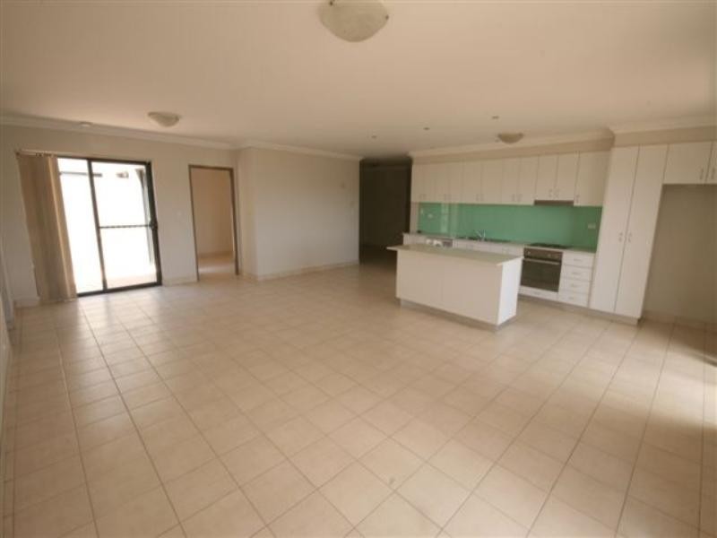 1/147 Waterloo Road, Greenacre NSW 2190