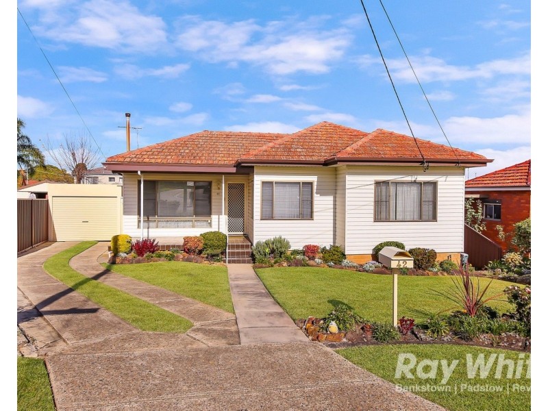42 Gowlland Parade, Panania NSW 2213