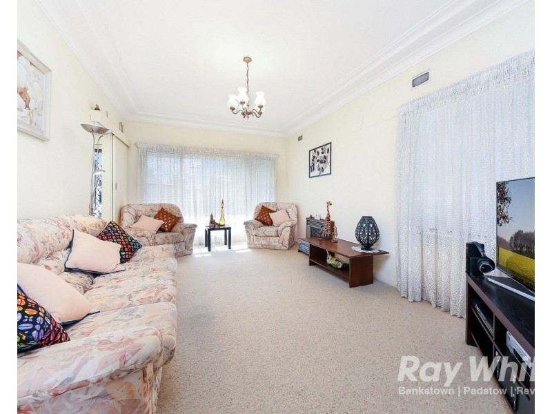 42 Gowlland Parade, Panania NSW 2213