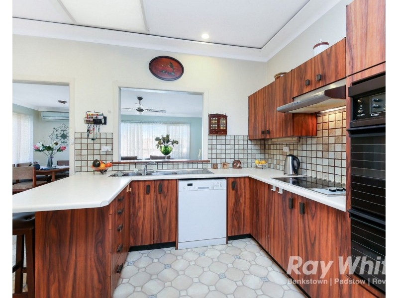 42 Gowlland Parade, Panania NSW 2213