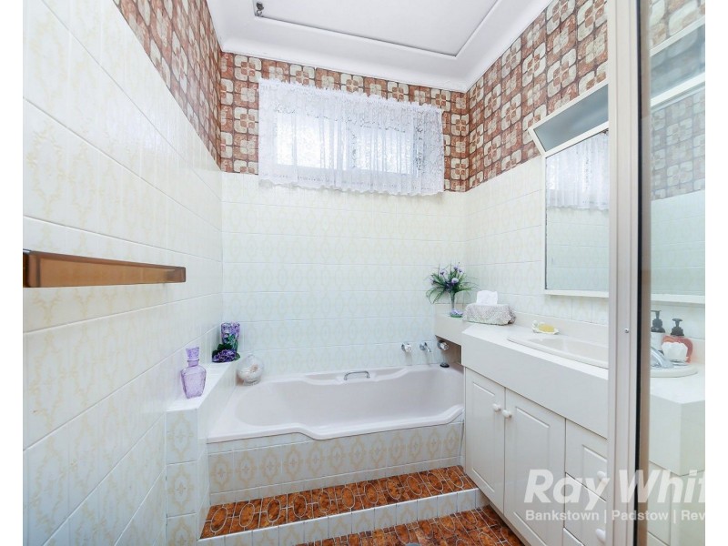 42 Gowlland Parade, Panania NSW 2213