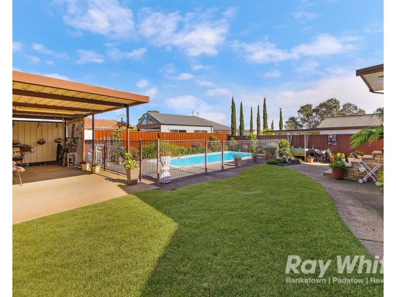 42 Gowlland Parade, Panania NSW 2213