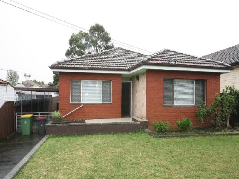8 Spencer Street, Sefton NSW 2162