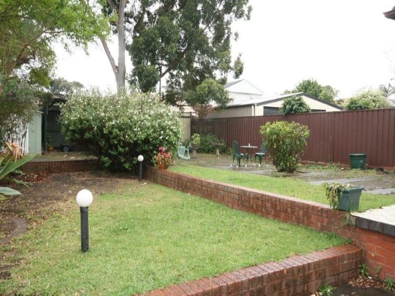 8 Spencer Street, Sefton NSW 2162