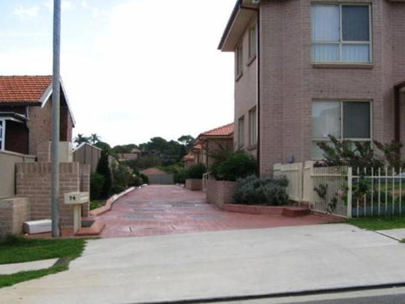 4/74 Sir Joseph Banks Street, Bankstown NSW 2200