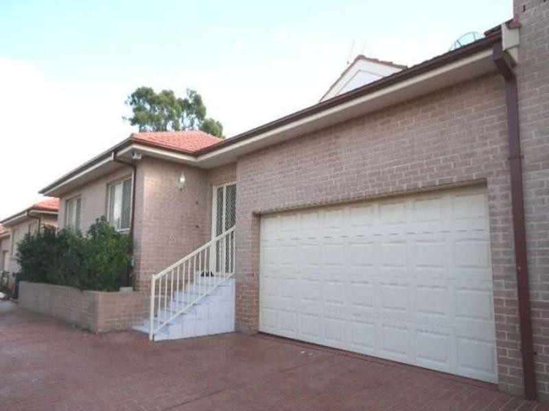 4/74 Sir Joseph Banks Street, Bankstown NSW 2200
