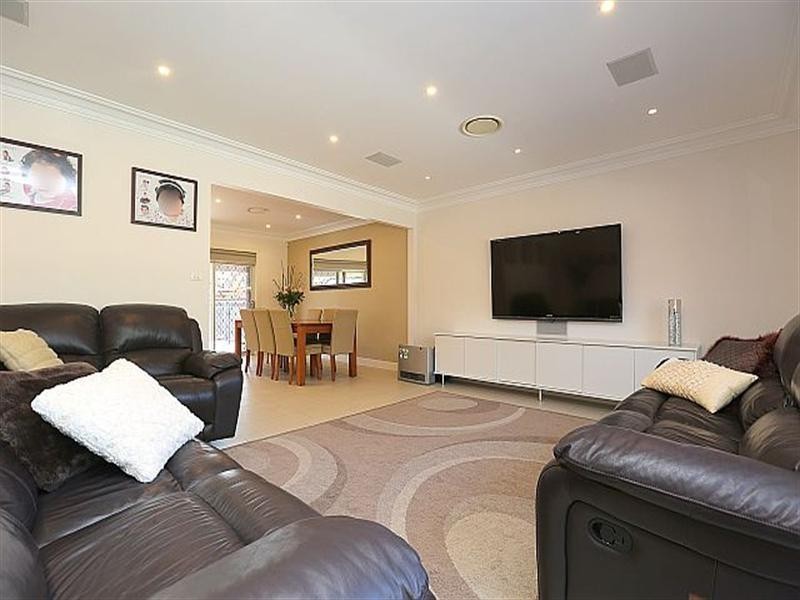 28 Surrey Avenue, Georges Hall NSW 2198