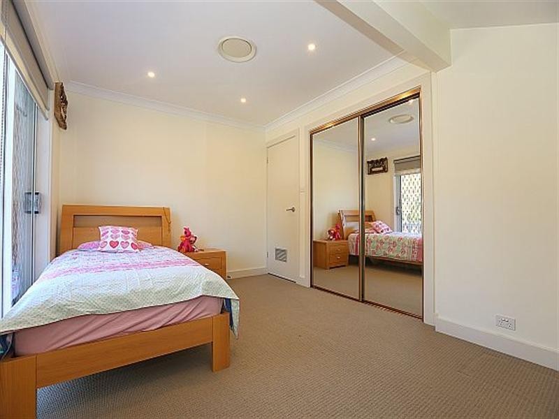 28 Surrey Avenue, Georges Hall NSW 2198