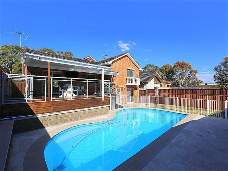 28 Surrey Avenue, Georges Hall NSW 2198
