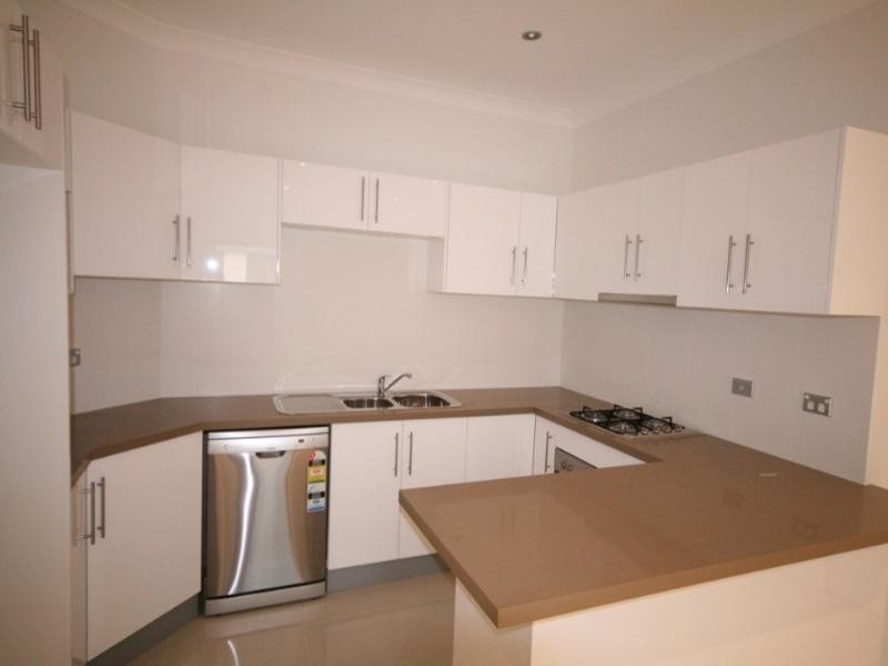 4/74 Napoleon Road, Greenacre NSW 2190