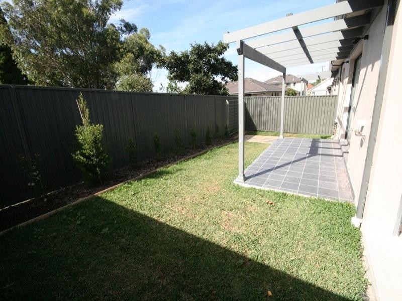 4/74 Napoleon Road, Greenacre NSW 2190